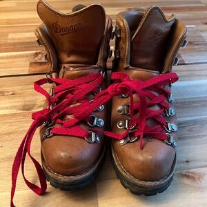 Danner mountain light Tan Leather Boots with Red Laces